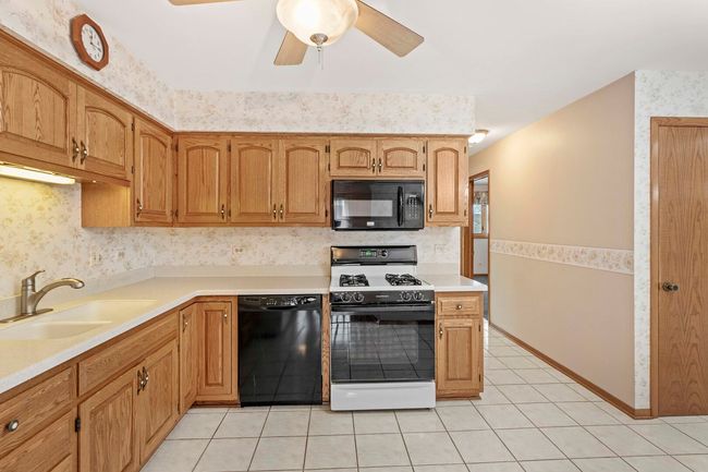 185 - 10935 California Ct, Townhouse with 2 bedrooms, 3 bathrooms and 2 parking in Orland Park IL | Image 6