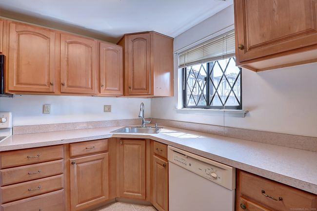 309 - 309 Cedar Hollow Dr, Condo with 2 bedrooms, 2 bathrooms and null parking in Rocky Hill CT | Image 9