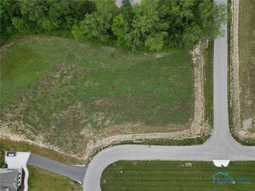143 Coach House Loop, Bowling Green, OH, 43402-9729 | Card Image