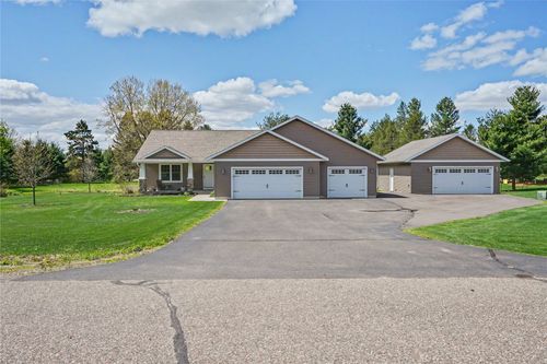 6860 Willow Creek Road, Eau Claire, WI, 54701 | Card Image