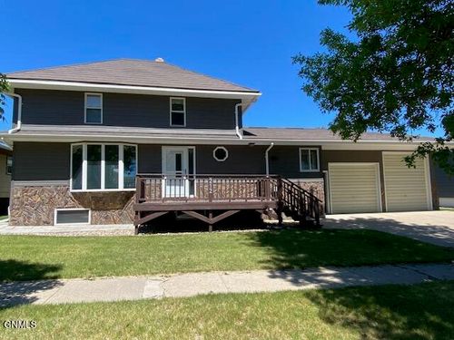 212 4th Street Nw, Beulah, ND, 58523 | Card Image
