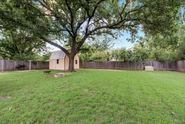 2003 Cypress St, House other with 3 bedrooms, 2 bathrooms and null parking in Gainesville TX | Image 34