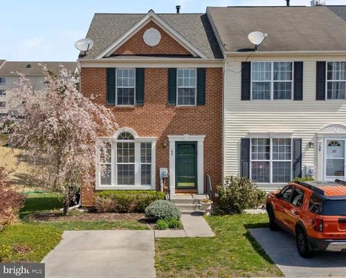 137 Oxbow Dr, Strasburg, VA, 22657-5279 | Card Image