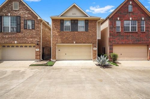 2646 Couch St, Houston, TX, 77008-1636 | Card Image