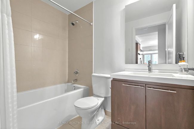 1414 - 70 Roehampton Ave, Condo with 2 bedrooms, 2 bathrooms and 1 parking in Toronto ON | Image 17