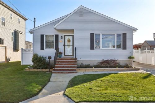 802 Center St, Union Beach, NJ, 07735-2818 | Card Image