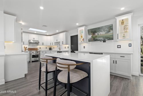 7322 E Sierra Vista Dr, Scottsdale, AZ, 85250-4526 | Card Image