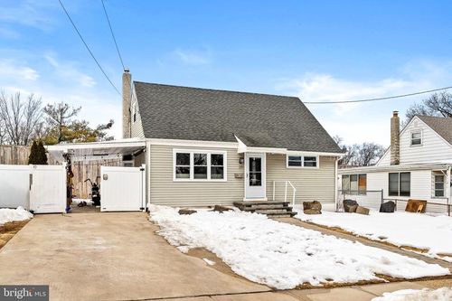 24 Soloff Dr, Hamilton, NJ, 08610-4221 | Card Image