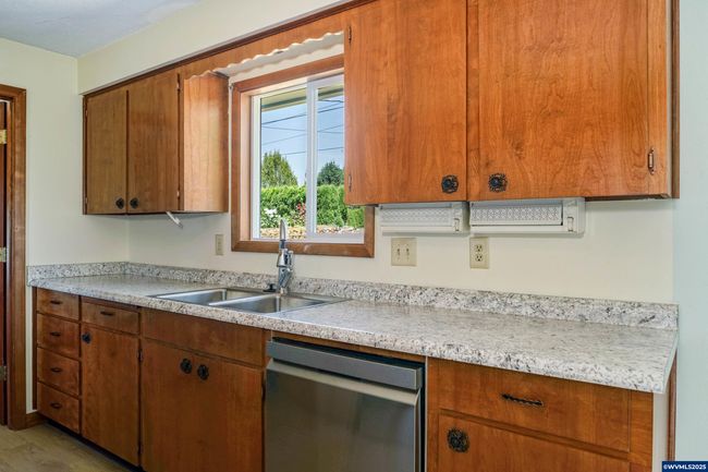 1679 Mistwood Dr Ne, House other with 3 bedrooms, 2 bathrooms and null parking in Keizer OR | Image 17