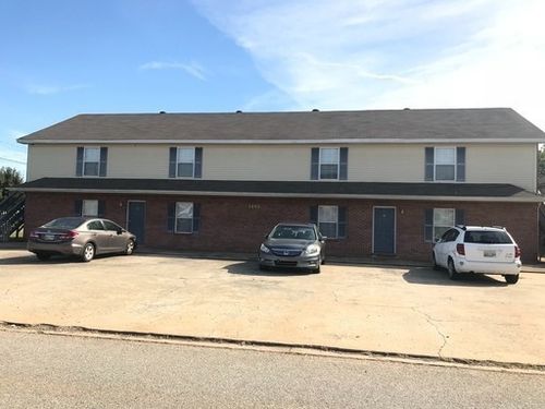 a-3895 Northeast Dr, Clarksville, TN, 37040-6171 | Card Image