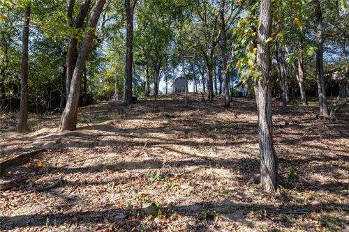 314 Red Bird Ln, Kingsbury, TX, 78638-1901 | Card Image