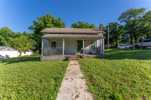706 Pine St, Thayer, MO, 65791-1424 | Card Image