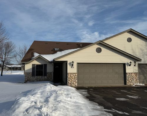 811 Stonehaven Path, Milaca, MN, 56353-2112 | Card Image