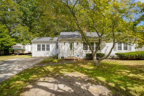 4 Raymond Ave, South Yarmouth, MA, 02664-1947 | Card Image