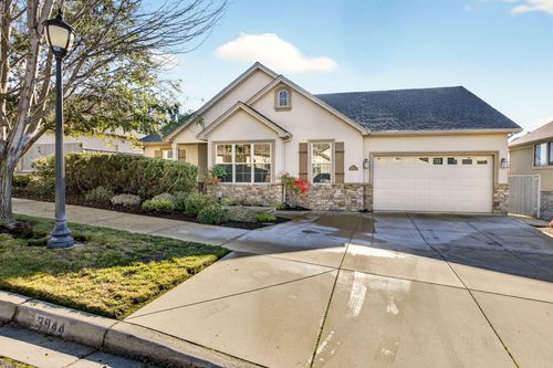 3944 Crystal Springs Drive, Medford, OR, 97504 | Card Image