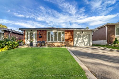 741 Mullin Way, Burlington, ON, L7L4J8 | Card Image