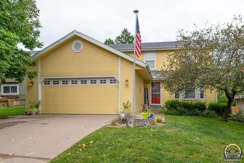 1717 Sw Stone Crest Dr, Topeka, KS, 66615-1330 | Card Image