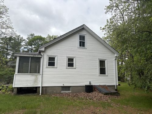 52 Carpenter St, Seekonk, MA, 02771-1105 | Card Image