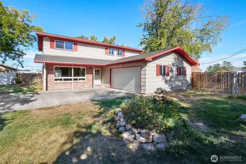 1141 Hill Pl, Moses Lake, WA, 98837-2295 | Card Image