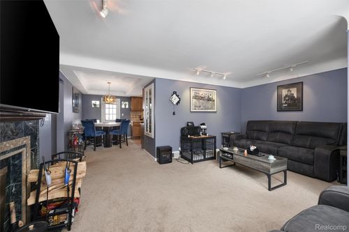 17361 Ego Ave, Eastpointe, MI, 48021-3101 | Card Image