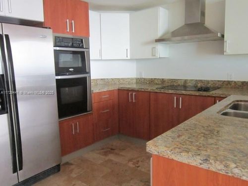 apt-2306-170 Se 14th St, Miami, FL, 33131-3340 | Card Image