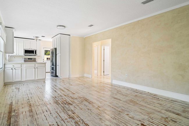 813 Avon Rd, House other with 4 bedrooms, 2 bathrooms and null parking in West Palm Beach FL | Image 8