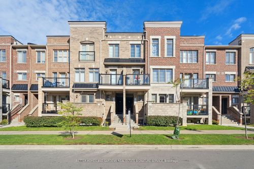 95-100 Parrotta Dr, Toronto, ON, M9M0G1 | Card Image