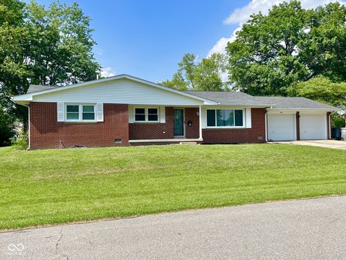 104 Meadowlark Dr W, Seymour, IN, 47274-3634 | Card Image