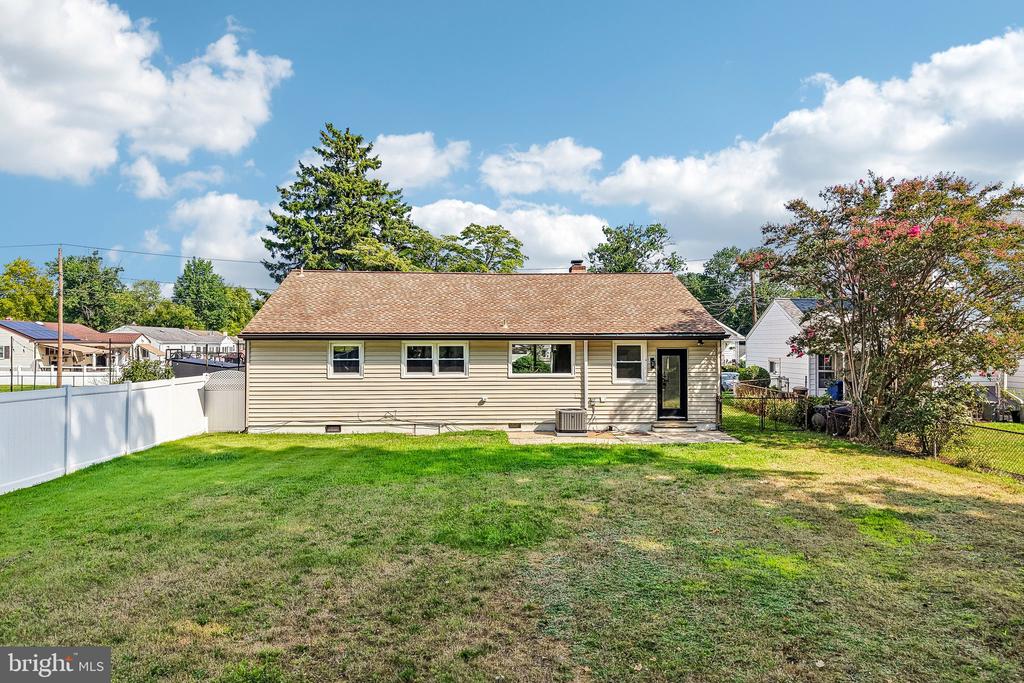 Residential in MAPLE SHADE 5
