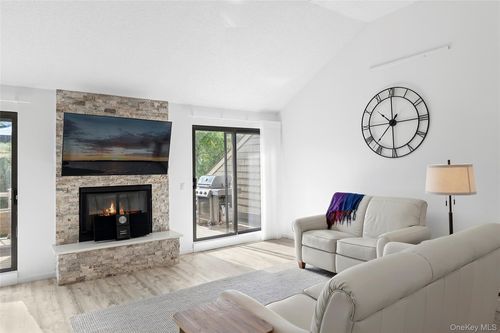 unit-14-52 Fairway Pl, Montauk, NY, 11954-5279 | Card Image