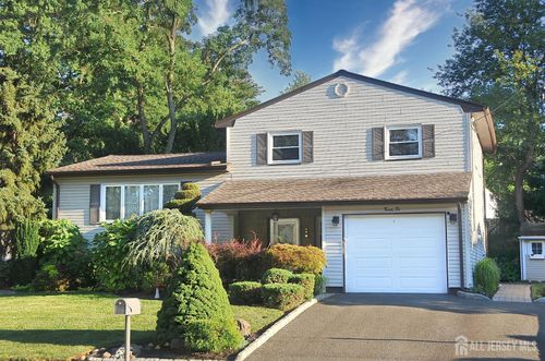 26 Paris Ave, Edison, NJ, 08820-3851 | Card Image