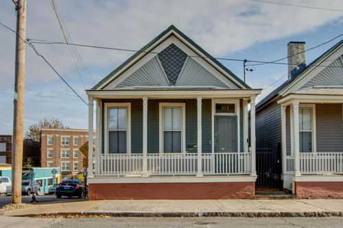 372 Mulberry St, Memphis, TN, 38103-4212 | Card Image