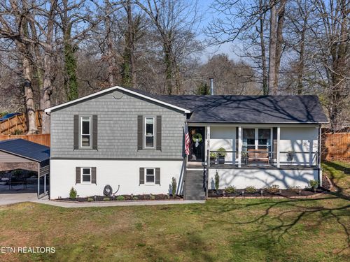 3102 Forest Heights Cir, Lenoir City, TN, 37772-5322 | Card Image