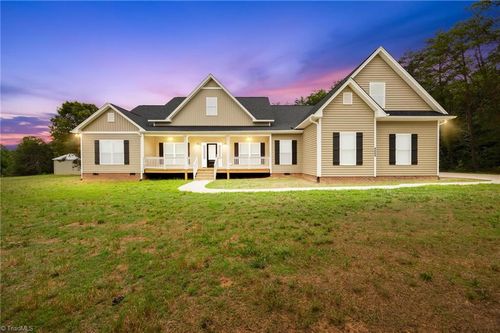4669 Grooms Rd, Reidsville, NC, 27320-1102 | Card Image