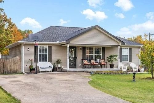 450 Titans Ln, Clarksville, TN, 37042-7183 | Card Image