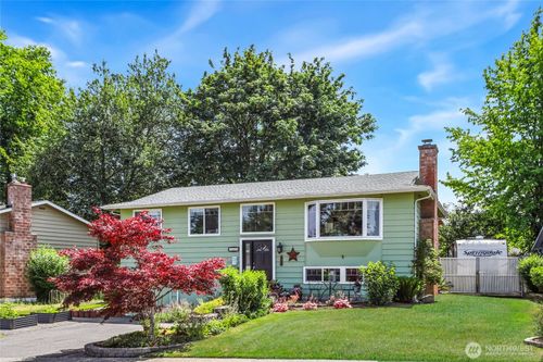 13629 Se 171st Pl, Renton, WA, 98058-7032 | Card Image