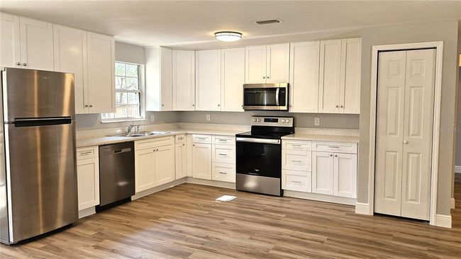4312 Lithia Pinecrest Rd, House other with 3 bedrooms, 2 bathrooms and null parking in VALRICO FL | Image 7