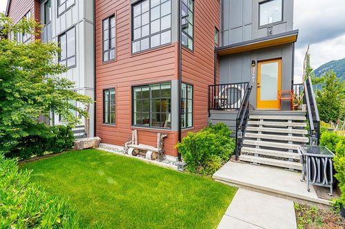 37981 Helm Way, Squamish, BC, V8B2A1 | Card Image