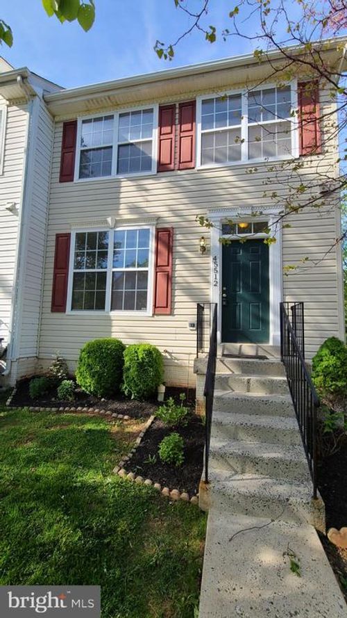 45512 Lakemont Sq, STERLING, VA, 20165-6536 | Card Image