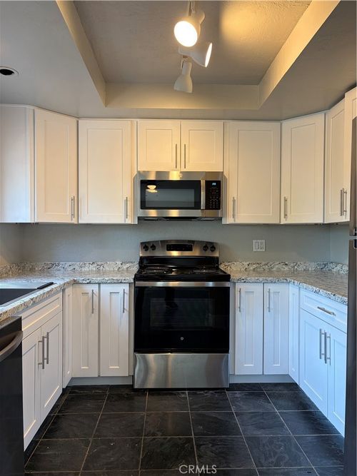 308 Hillside Ct, Vista, CA, 92084-5120 | Card Image
