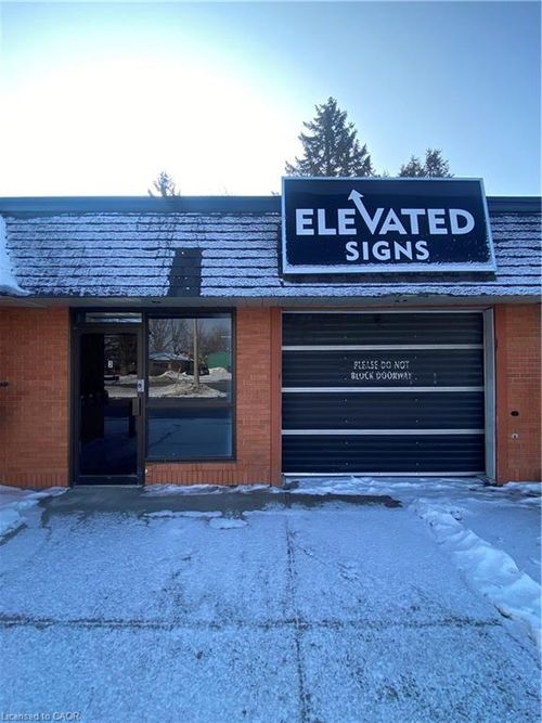 3-1117 Colborne St E, Brantford, ON, N3T5M1 | Card Image