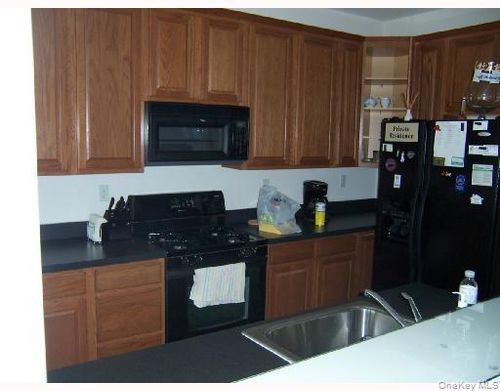 3 Webster Ct, Monroe, NY, 10950-1900 | Card Image