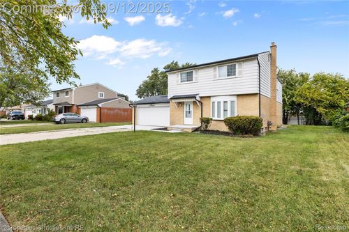 15918 Mount Vernon St, Southfield, MI, 48075-3107 | Card Image