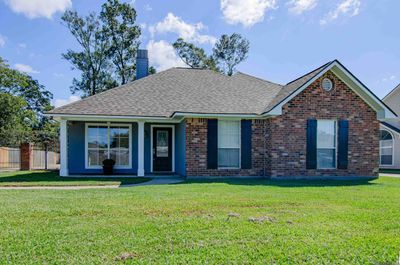 30960 Katie Dr, House other with 3 bedrooms, 2 bathrooms and null parking in Denham Springs LA | Image 3