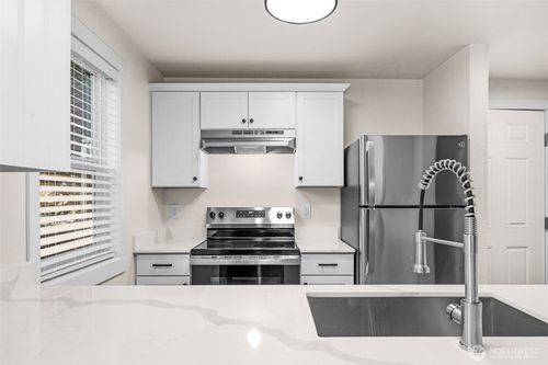 apt-2-1302 Chestnut St, Everett, WA, 98201-1980 | Card Image