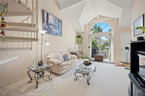 622-20334 Rue Crevier, Canyon Country, CA, 91351-5595 | Card Image