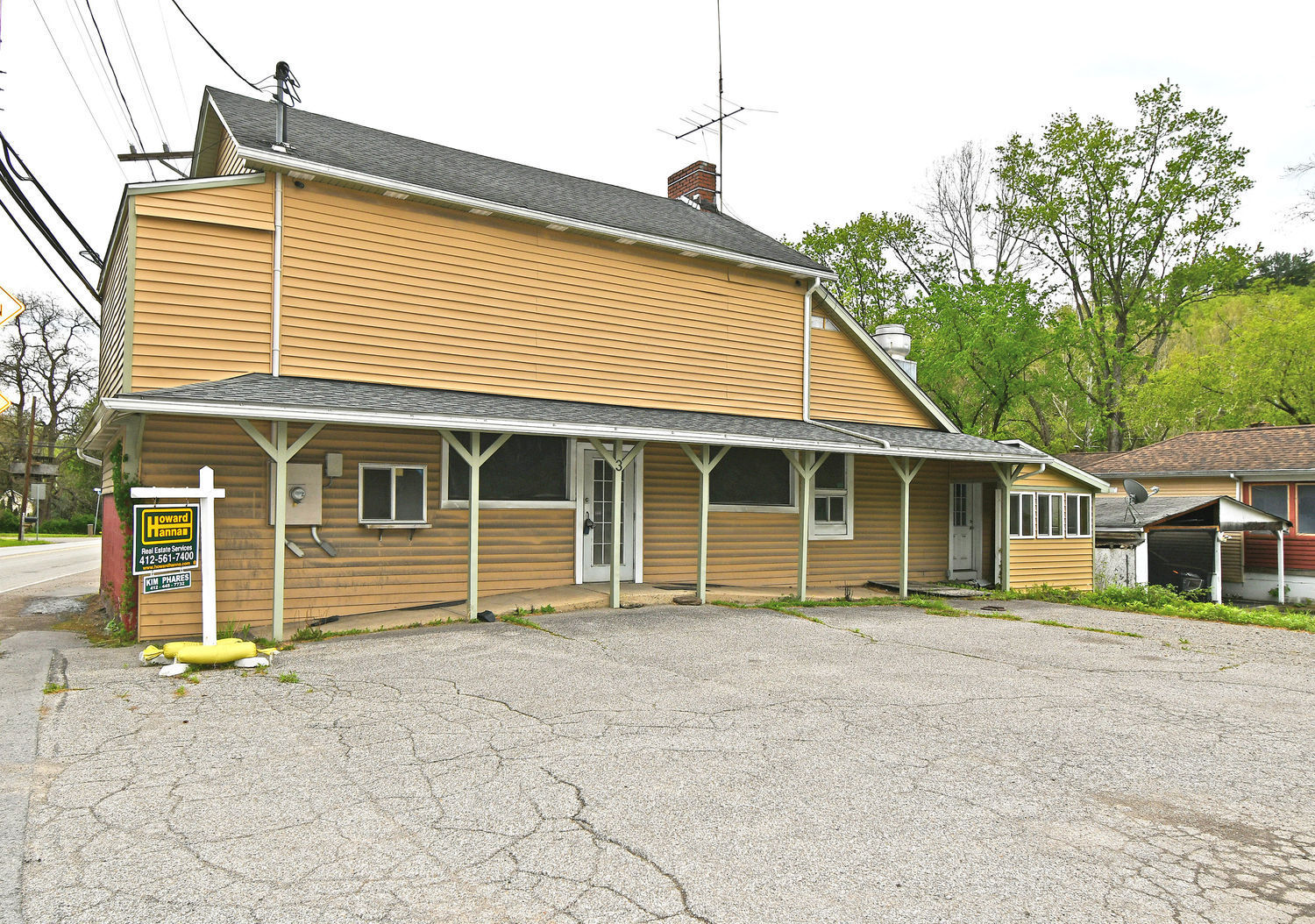 3 Walkers Mill Rd, Carnegie, PA 15106