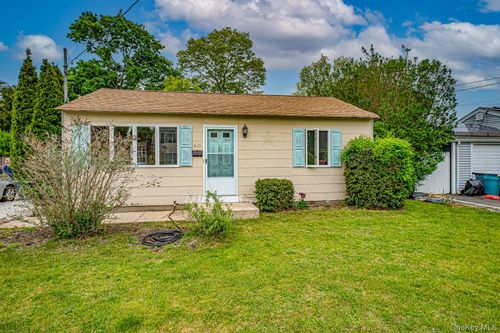 410 3rd Avenue, Huntington, NY, 11731 | Card Image