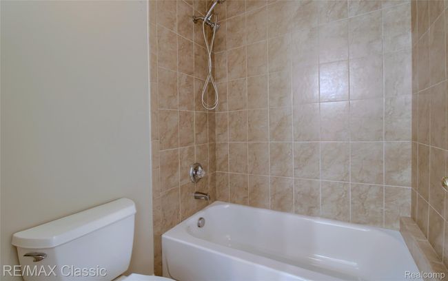 32-2nd-Bedroom-Bathroom-2nd-View.jpg | Image 31