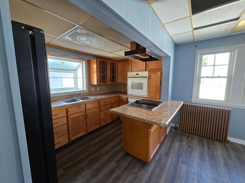 421 E 8th St, Blue Earth, MN, 56013-2034 | Card Image